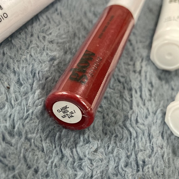 $60 Makeup Bundle from Express $180 Value GLOW STUDIO - Picture 2 of 8